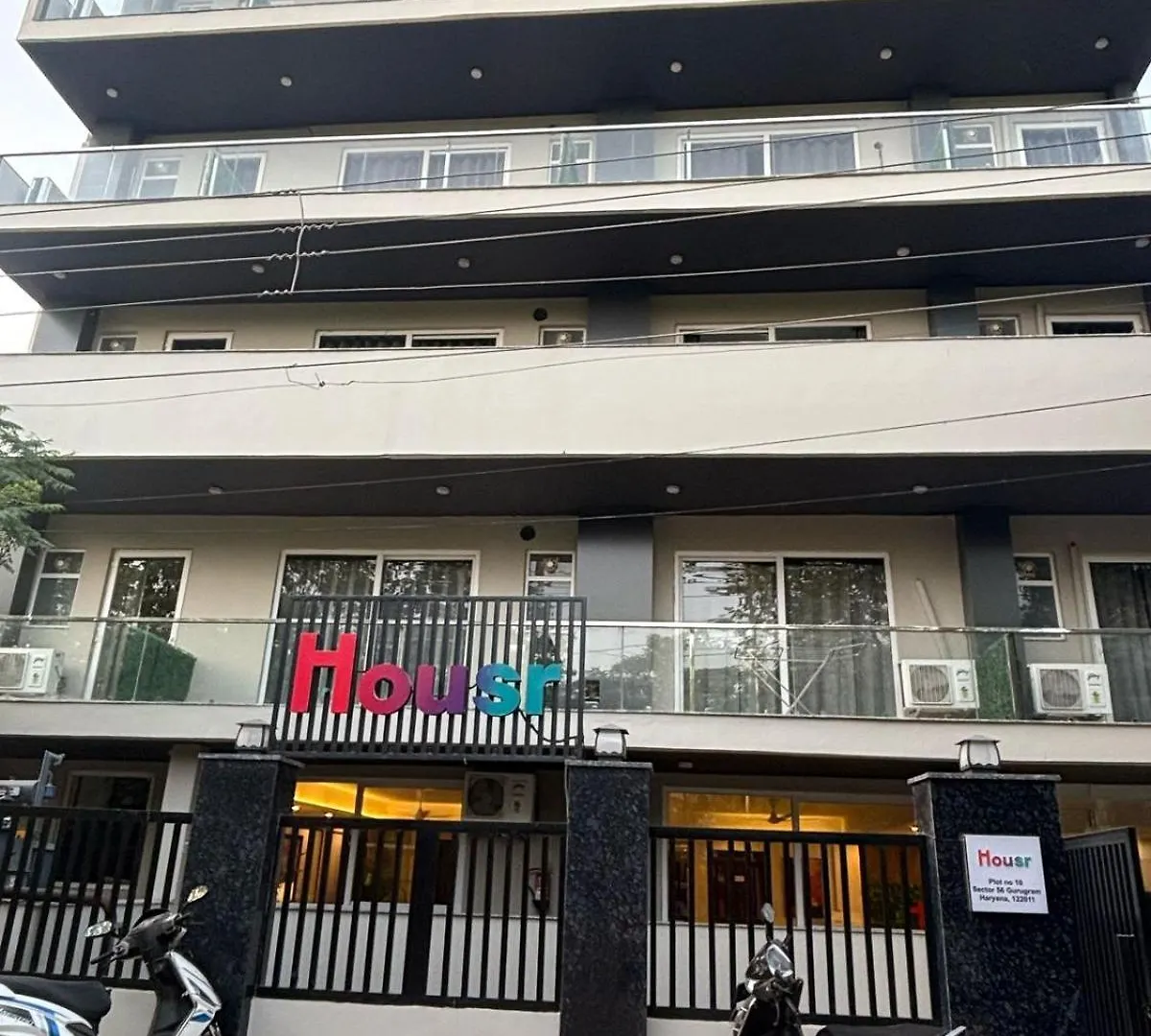 *** Hotel Housr Sector 56 Gurgaon Sushant Lok 2 Indie